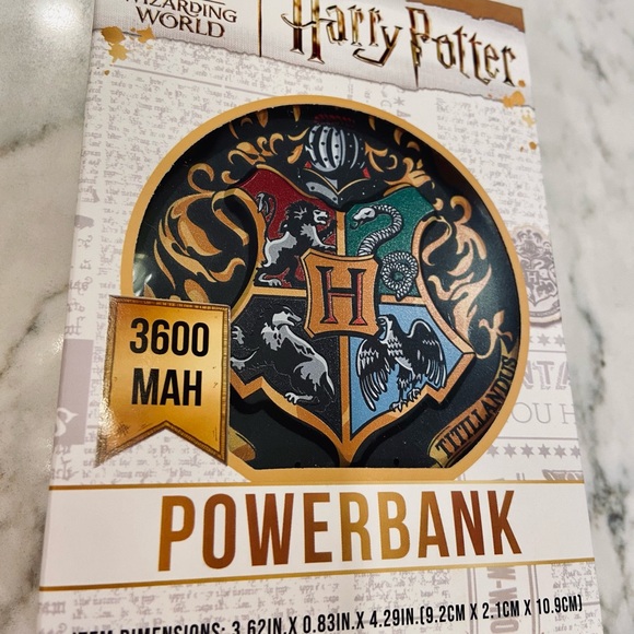 NWT! Harry Potter Power Bank. Hogwarts Crest. In original unopened box. - Picture 3 of 6